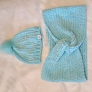 Limited Too youth size hat and infinity scarf